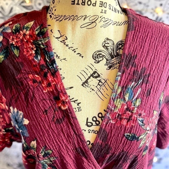 Crimson floral wrap tie short sleeve dress - Picture 3 of 6